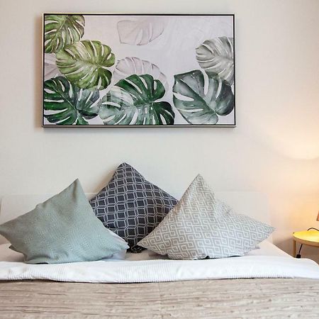 Nejedleho Apartmeet Praha Bagian luar foto