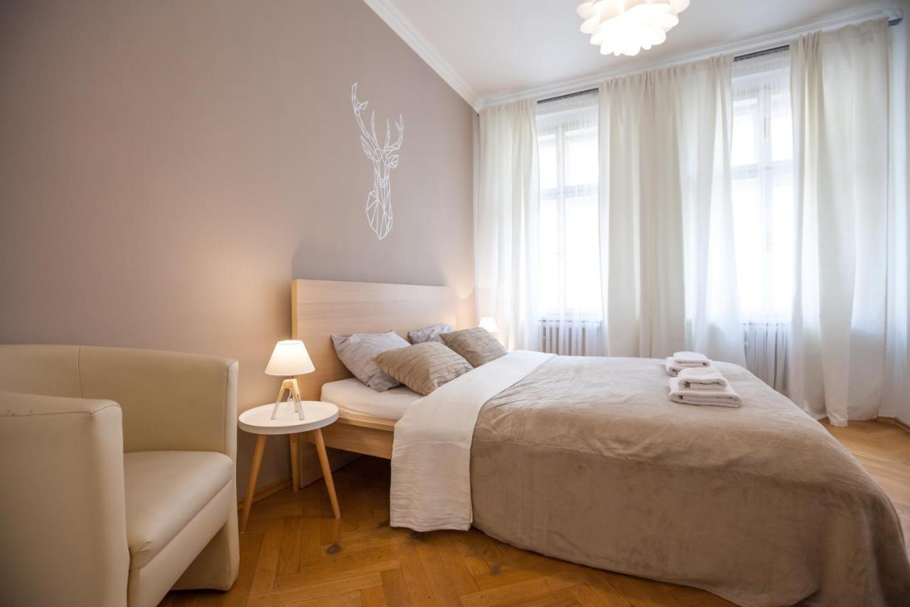 Nejedleho Apartmeet Praha Bagian luar foto