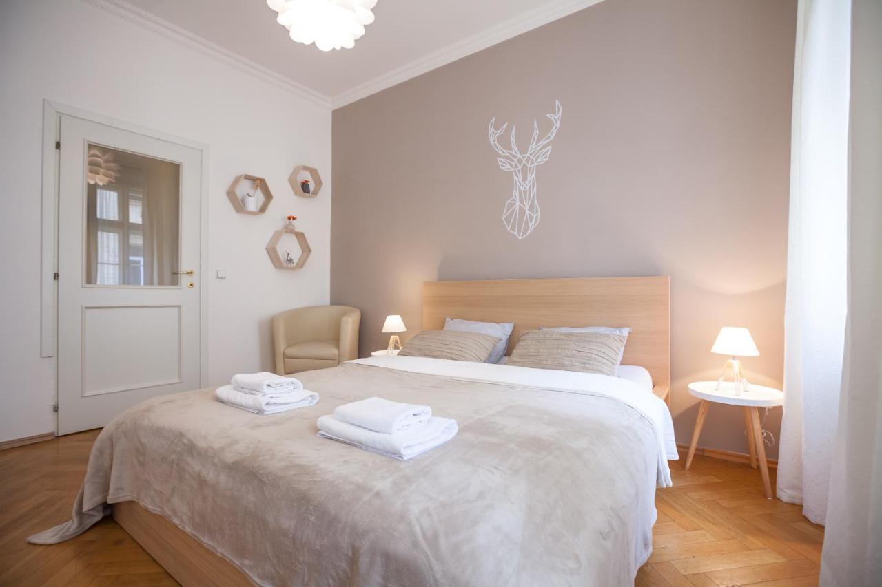Nejedleho Apartmeet Praha Bagian luar foto