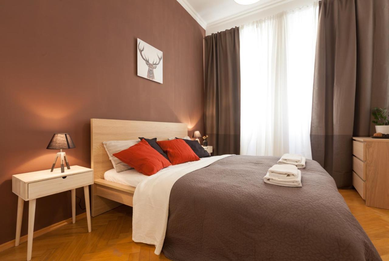 Nejedleho Apartmeet Praha Bagian luar foto