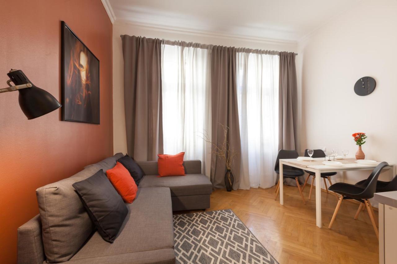 Nejedleho Apartmeet Praha Bagian luar foto