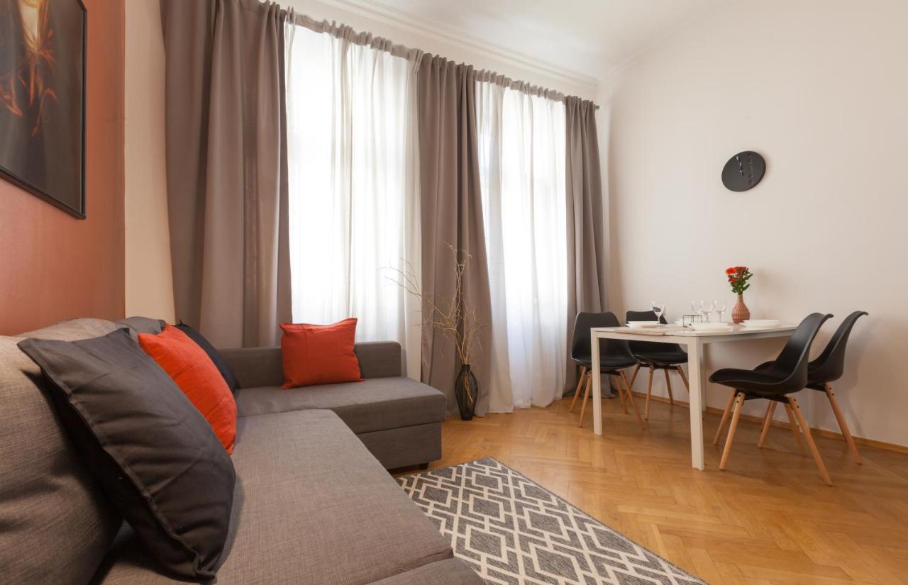 Nejedleho Apartmeet Praha Bagian luar foto
