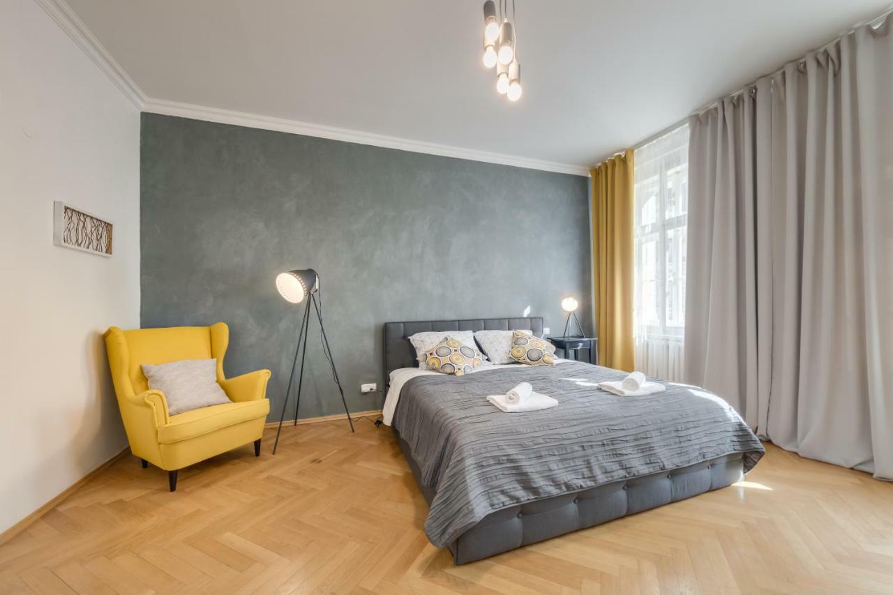 Nejedleho Apartmeet Praha Bagian luar foto