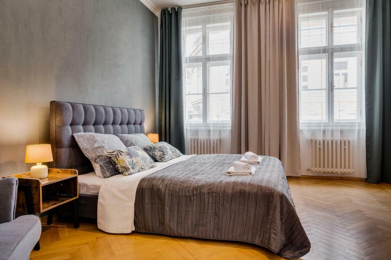 Nejedleho Apartmeet Praha Bagian luar foto