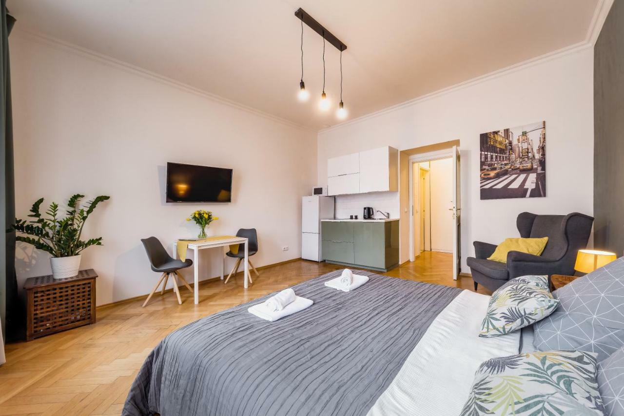Nejedleho Apartmeet Praha Bagian luar foto