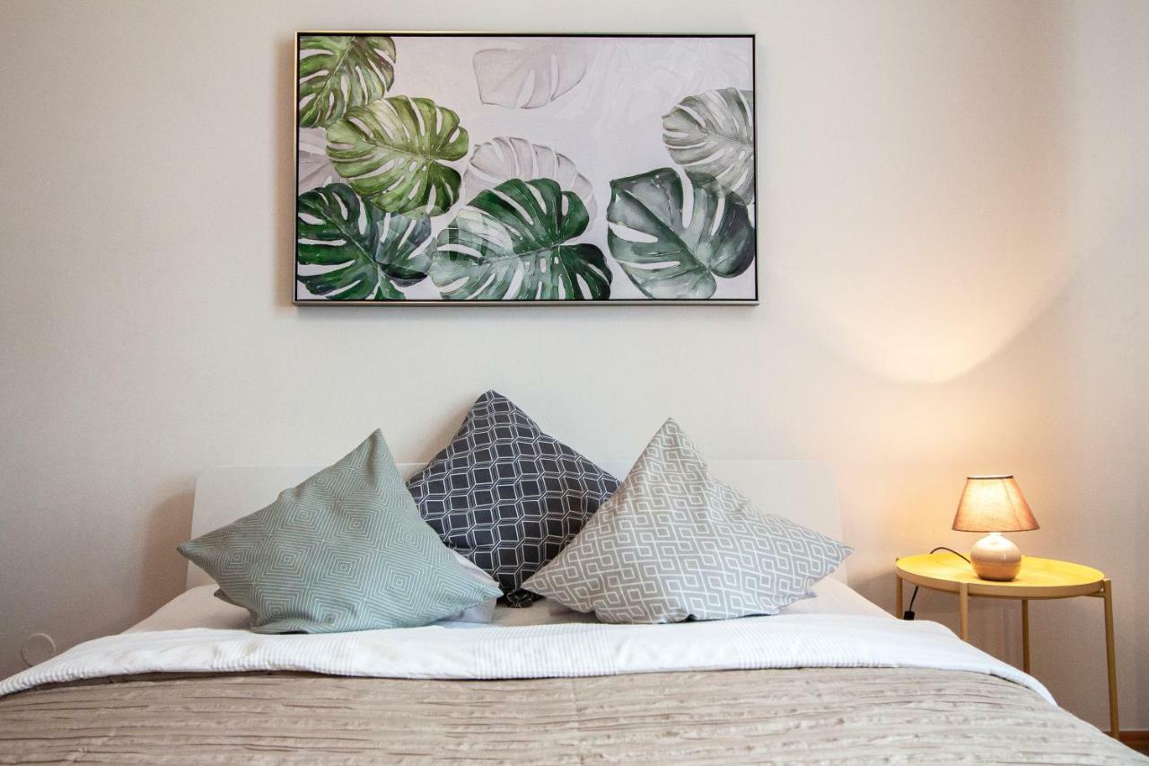Nejedleho Apartmeet Praha Bagian luar foto