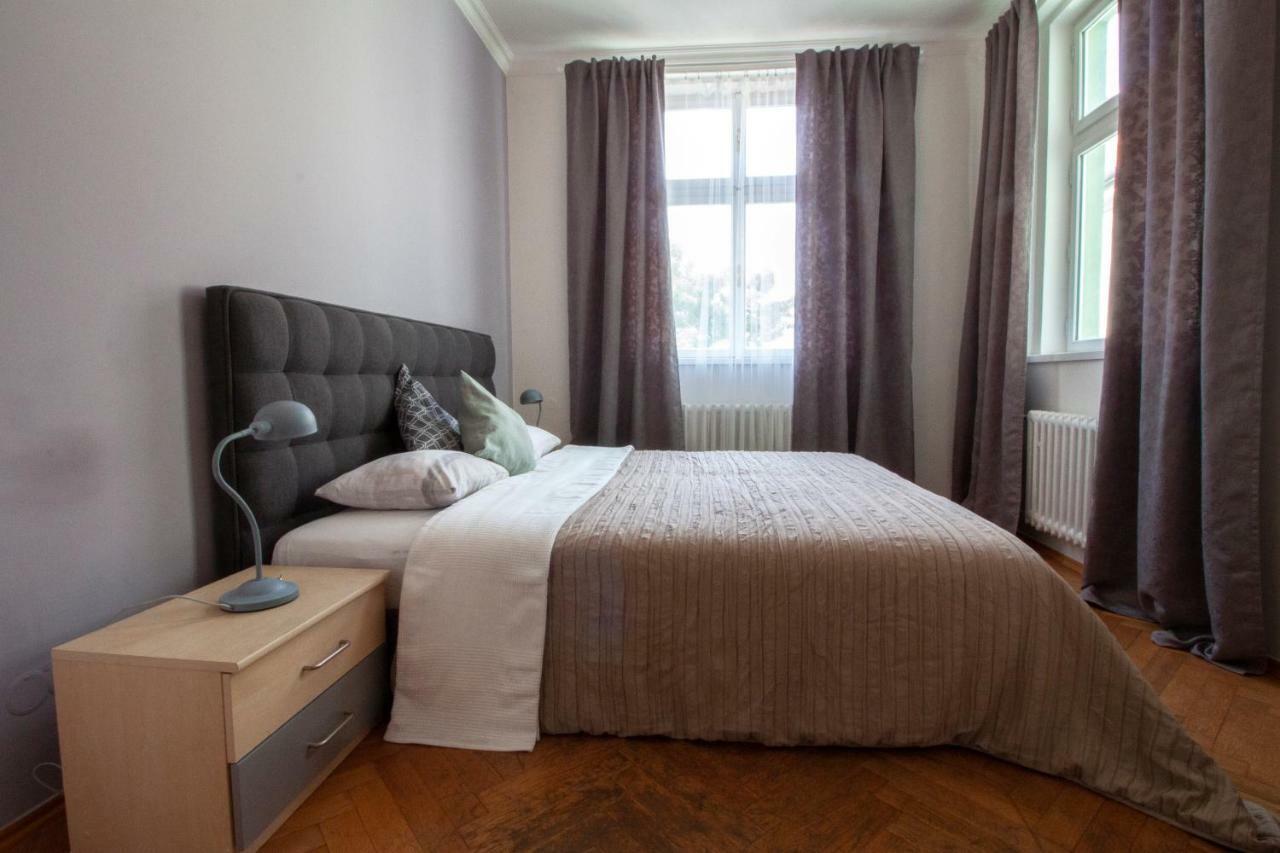 Nejedleho Apartmeet Praha Bagian luar foto