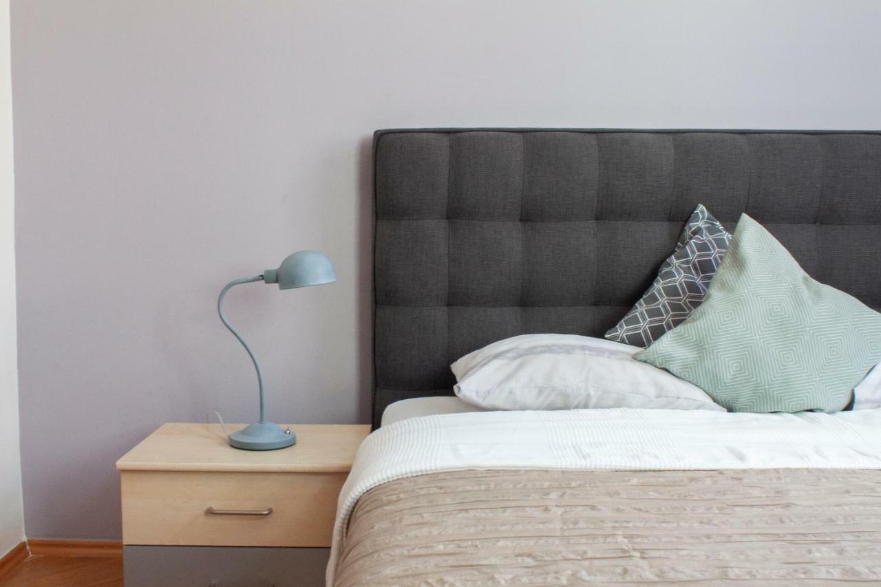 Nejedleho Apartmeet Praha Bagian luar foto